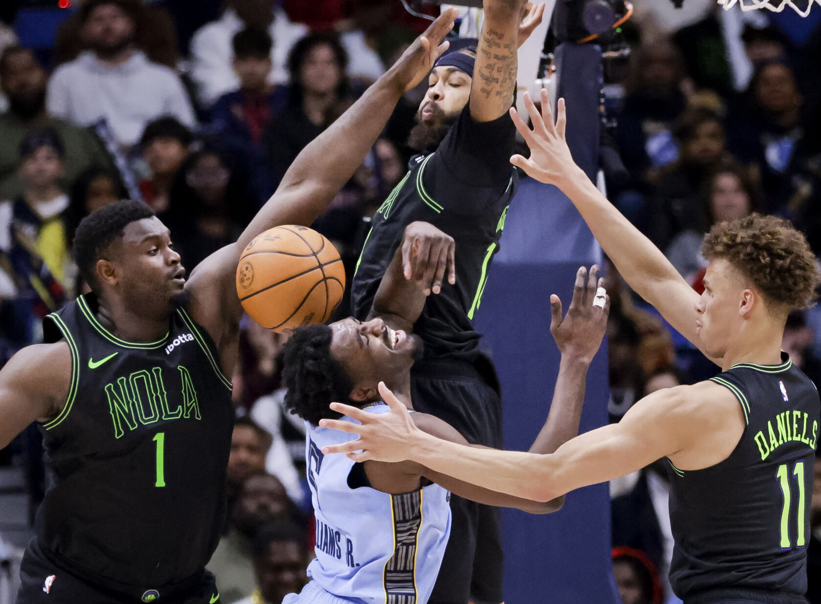 NO.pelicansgrizzlies.122723.276.jpg